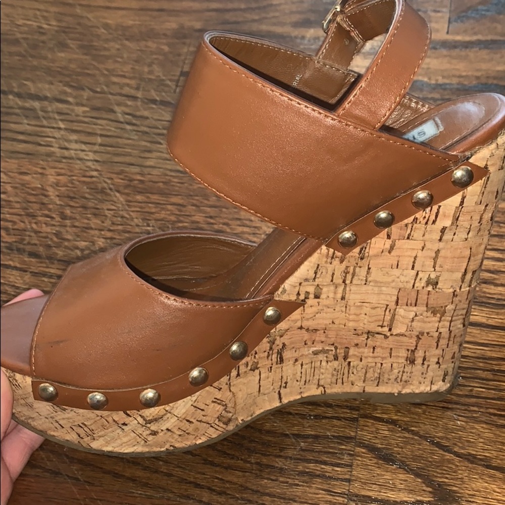 Steven Madden Tan Wedge